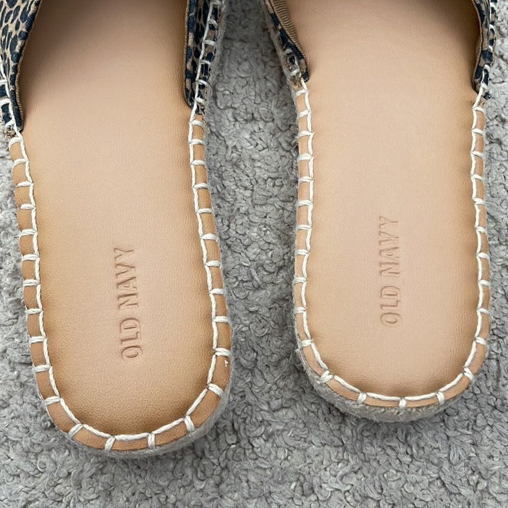 Old Navy Faux Suede Espadrille Slide Sandals - Picture 2 of 4